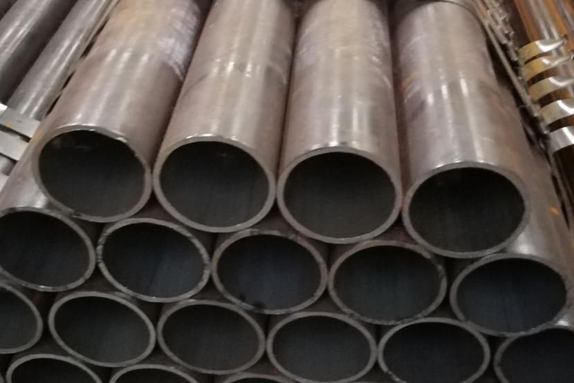 20#無(wú)縫鋼管.jpg 20#無(wú)縫鋼管.jpg